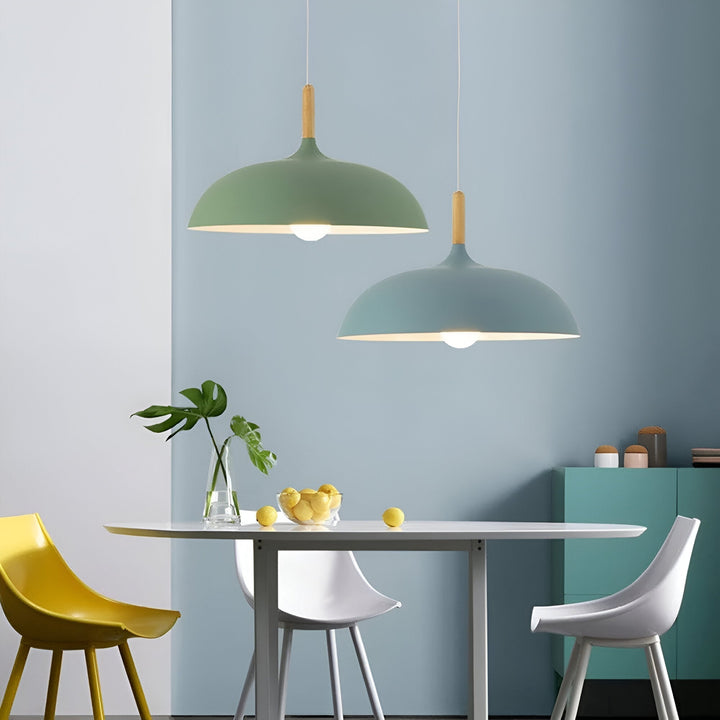 Skandynawska lampa wisząca LED, drewniana, designerskie oświetlenie do nowoczesnych wnętrz.