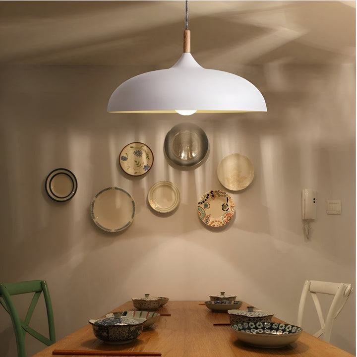 Lampa wisząca drewniana E27, skandynawski design, idealna do jadalni i wystroju wnętrz.