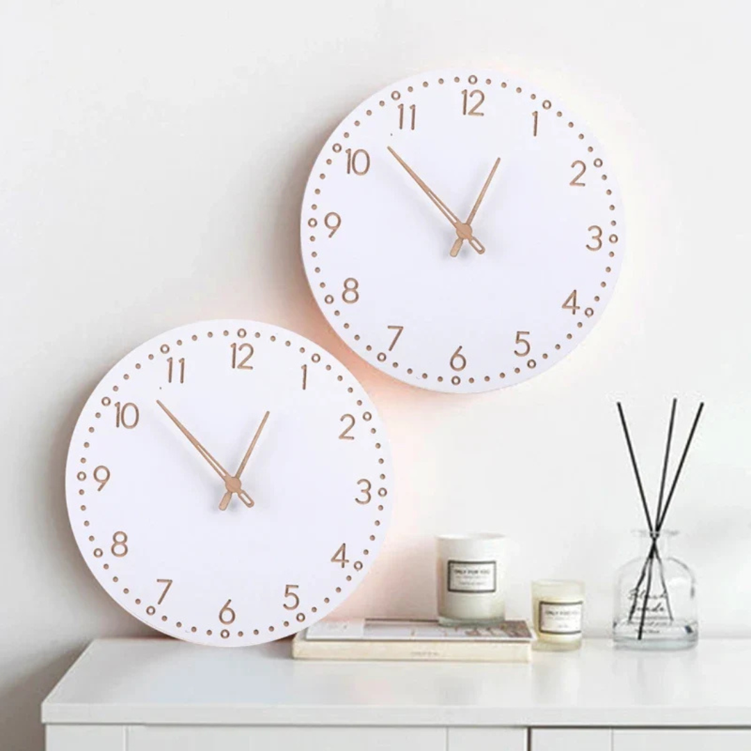 Ozdobny drewniany zegar ścienny. Minimalistyczny design, idealny do salonu, kuchni. Naturalne drewno, akcesoria wnętrz.
