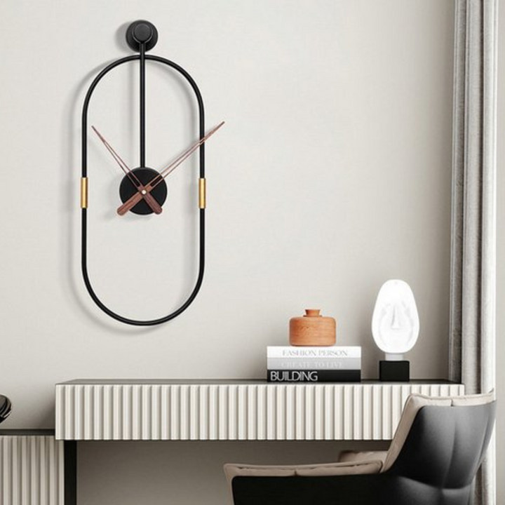 Elegancki zegar ścienny, czarny minimalistyczny design. Stylowy dodatek do nowoczesnego salonu lub biura.