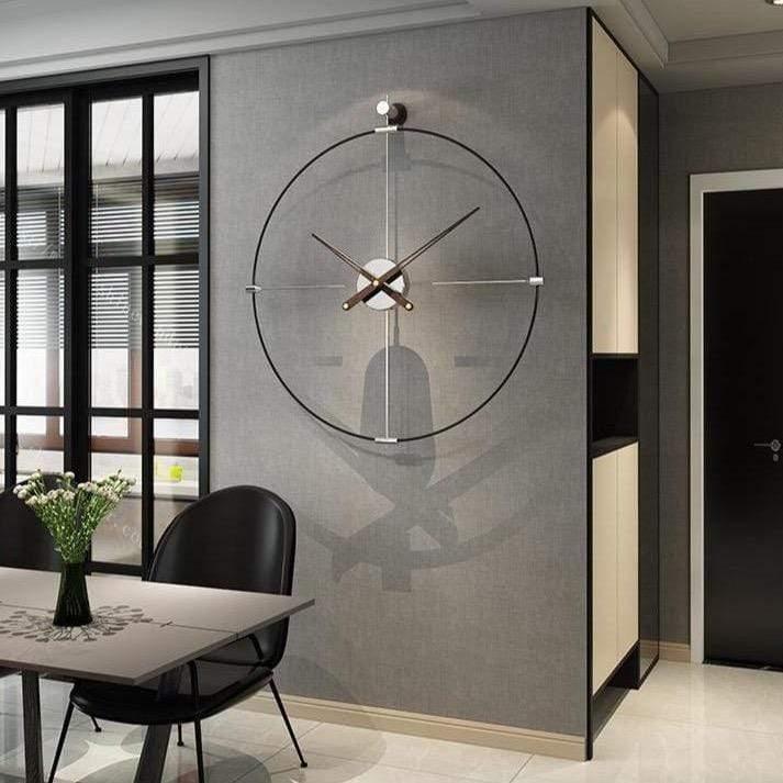 Duży, okrągły zegar ścienny RPET. Minimalistyczny design ze szczotkowanymi wskazówkami. Nowoczesna dekoracja do salonu.