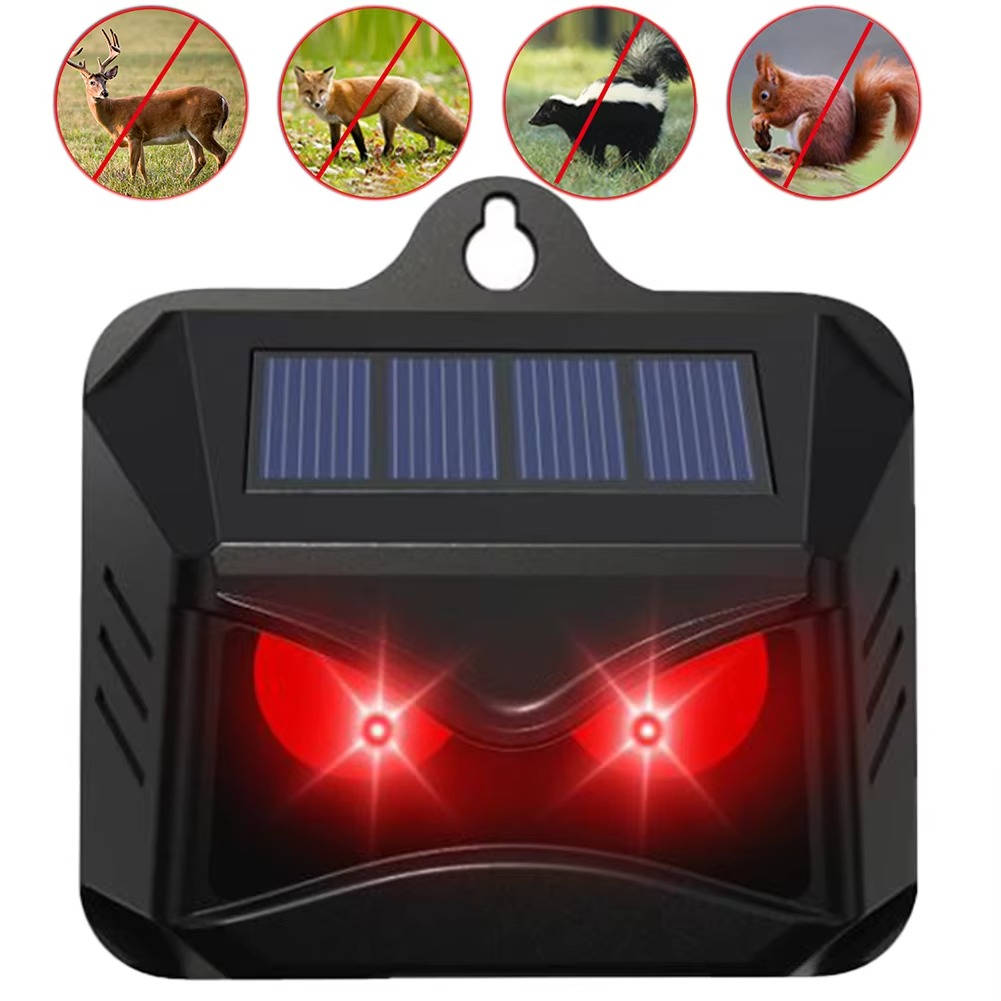 Czujnik ruchu solarnego odstraszacza ultradźwiękowego zwierząt. Aktywuje ochronę ogrodu przed kunami i kotami.