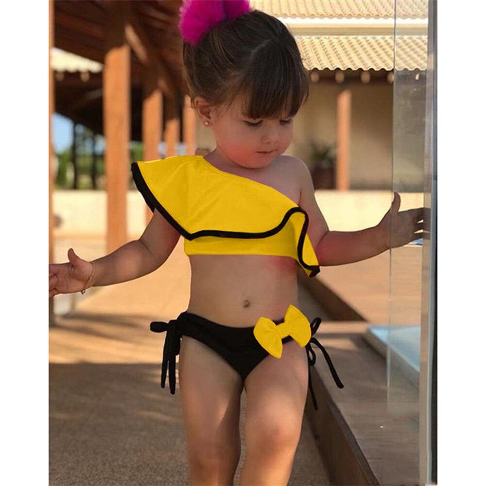 Modne bikini z falbankami dla dziewczynki, kolorowy strój kąpielowy dziecięcy na letnie kąpiele.