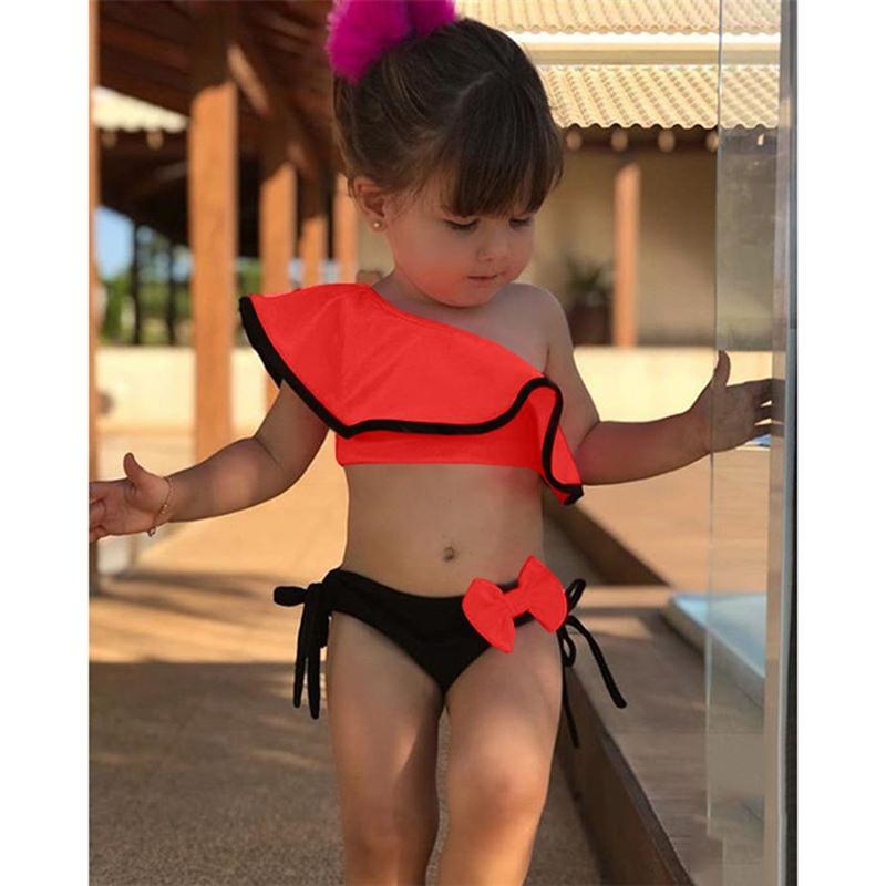Letni dwuczęściowy strój kąpielowy dla dziewczynki, modne bikini z falbanką, idealne na wakacje.
