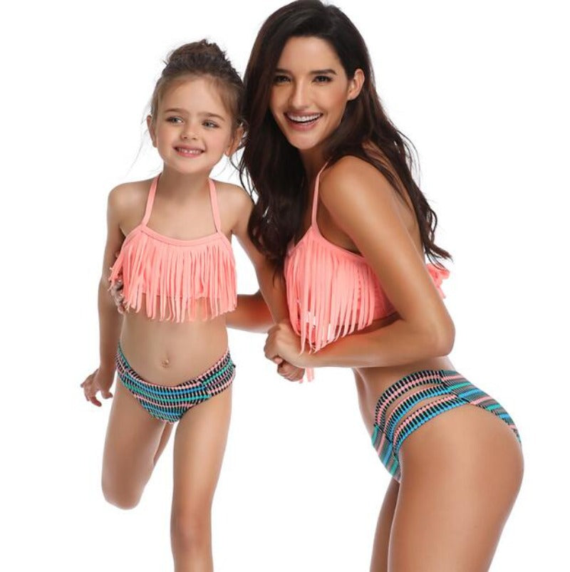 Elegancki dwuczęściowy strój kąpielowy mama i córka. Bikini z falbankami i wysokim stanem na lato.