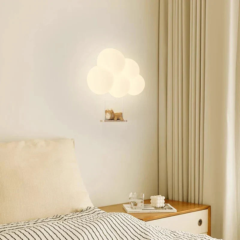 Urocza lampka LED ścienna do pokoju dziecka. Kojące światło i nowoczesny design z motywami.