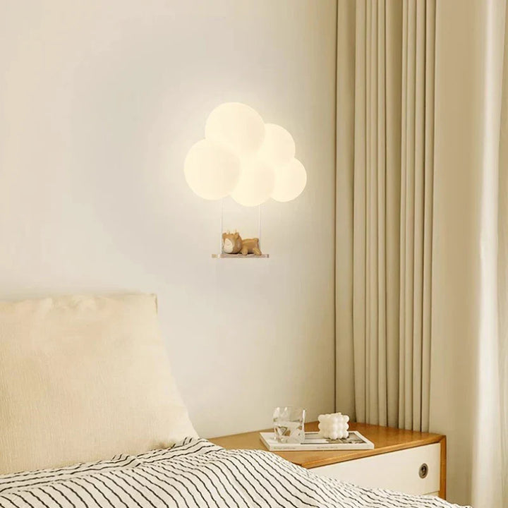 Urocza lampka LED ścienna do pokoju dziecka. Kojące światło i nowoczesny design z motywami.