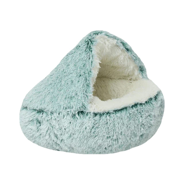 Puszyste akcesoria dla zwierząt - samogrzejąca budka w zbliżeniu