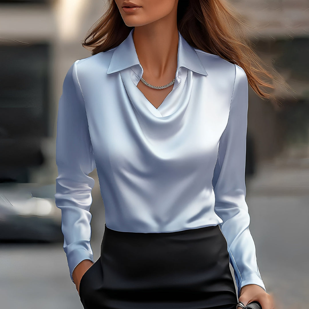 Bluzka kobieca Sélène z drapowanym kołnierzem, elegancka do stylizacji biurowych.