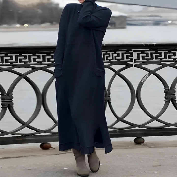 Komfortowa sukienka damska Karina z długim rękawem, ciepła na zimę. Modna sukienka maxi z kieszeniami.