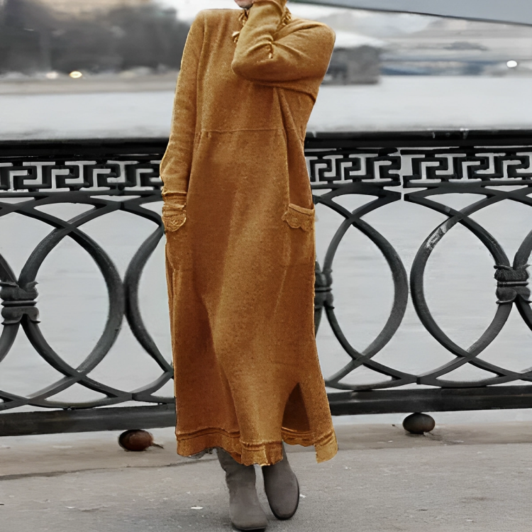 Zimowa sukienka Karina, długa i elegancka, świetna na chłodne dni. Modna sukienka damska oversize.
