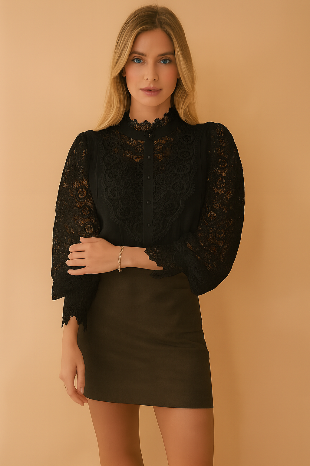 Damska koronkowa bluzka z delikatnym kwiatowym wzorem i bufkami. Idealna na eleganckie wyjścia i ciepłe dni.