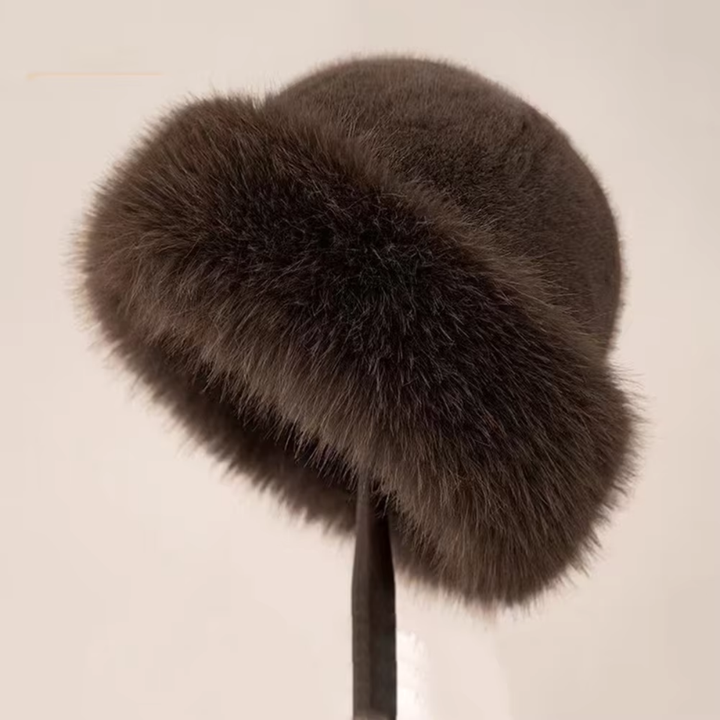 Modna, elegancka czapka zimowa dla kobiet. Akcesorium luksusowe, które zapewnia komfort i ciepło.