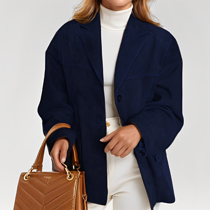 Czarna damska kurtka przejściowa. Klasyczny, elegancki fason do jesiennych i wiosennych stylizacji. Must-have w modzie.