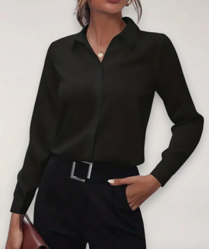 Elegancka dopasowana bluzka damska na guziki, idealna do pracy. Klasyczna koszula biurowa z długim rękawem.