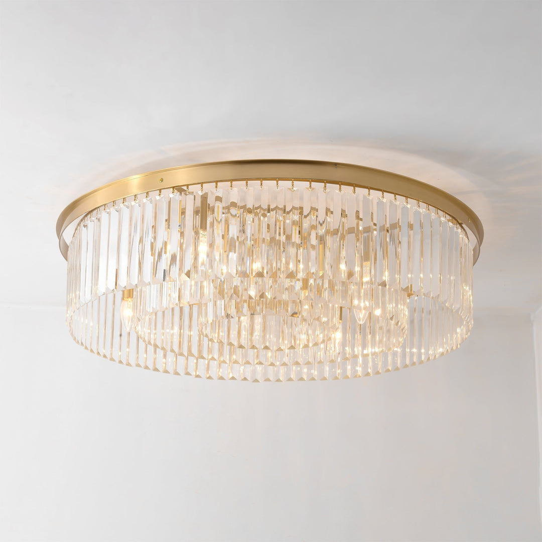 Mosiężna lampa sufitowa z migoczącymi kryształami, dekoracyjne oświetlenie do jadalni.