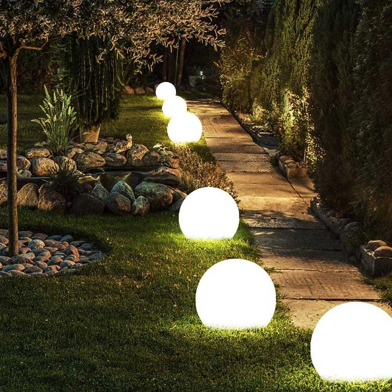 Ozdobna kula LED solarna, zewnętrzna lampa ogrodowa, idealna do aranżacji.