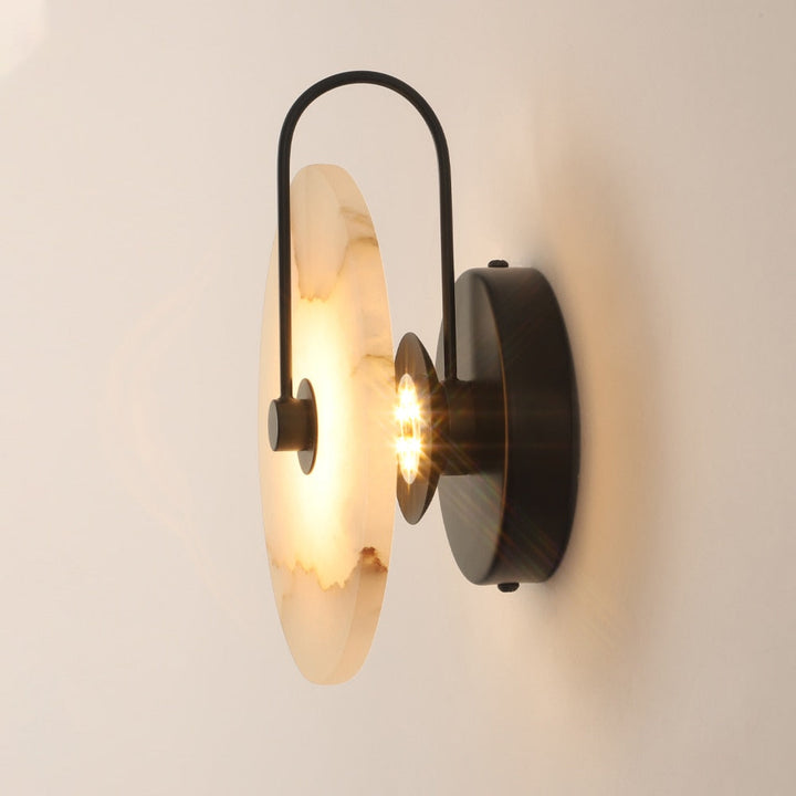 Marmurowa lampa ścienna LED, stylowe oświetlenie do salonu, sypialni czy przedpokoju.