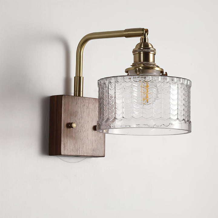 Lampa ścienna z drewna i szkła. Tworzy przytulne, relaksujące światło, doskonała dekoracja wnętrz.