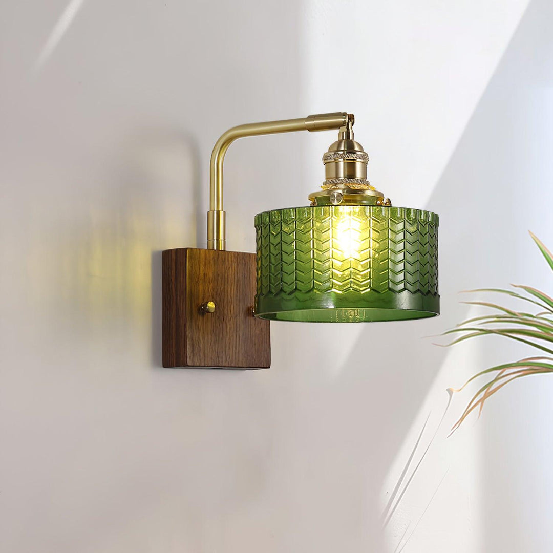 Designerska lampa ścienna z eleganckiego drewna i szkła. Nowoczesne oświetlenie dla wyjątkowych wnętrz.