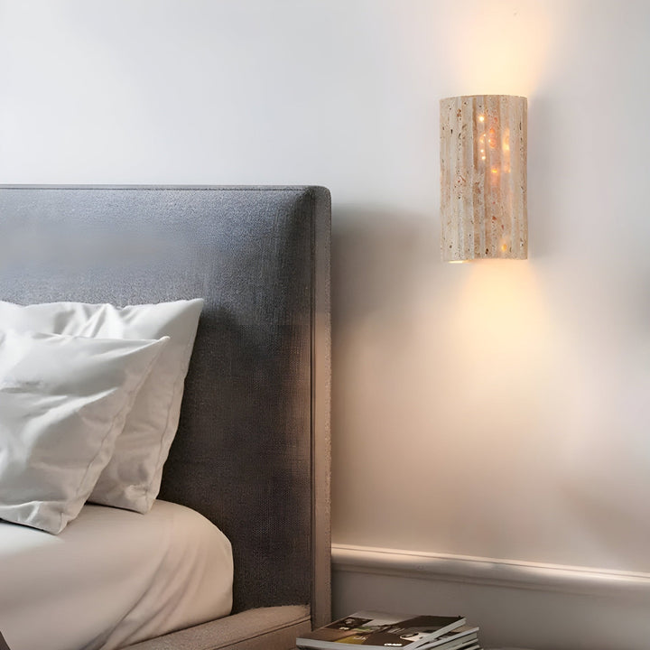 Nowoczesna lampa ścienna z naturalnego kamienia, energooszczędne oświetlenie LED do sypialni.
