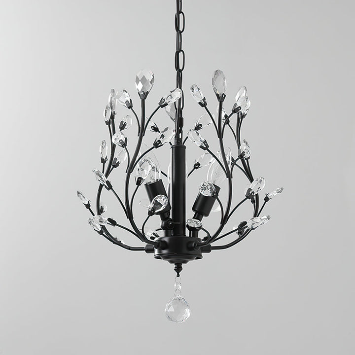 Czarna lampa wisząca, kryształowe oświetlenie, design glamour, idealne do eleganckiej jadalni.