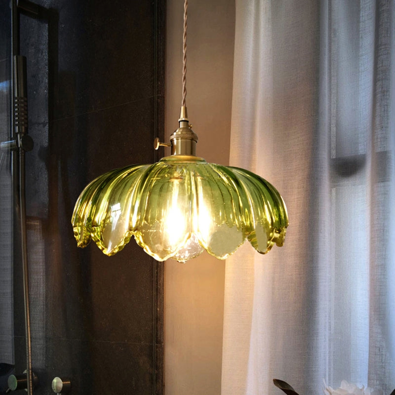 Nowoczesna lampa wisząca szklana zielona, do modnego salonu, elegancka.