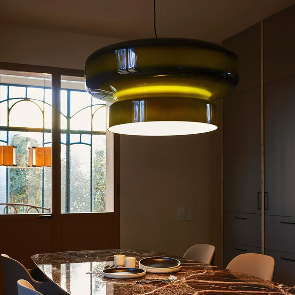 Wyjątkowa szklana lampa wisząca, rękodzieło. Dekoracyjna, podkreśla design i styl nowoczesnego domu.