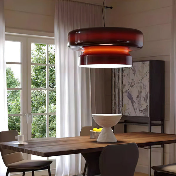 Sufitowa lampa ze szkła, minimalistyczny design. Doskonała do nowoczesnych wnętrz i dekoracji domu.