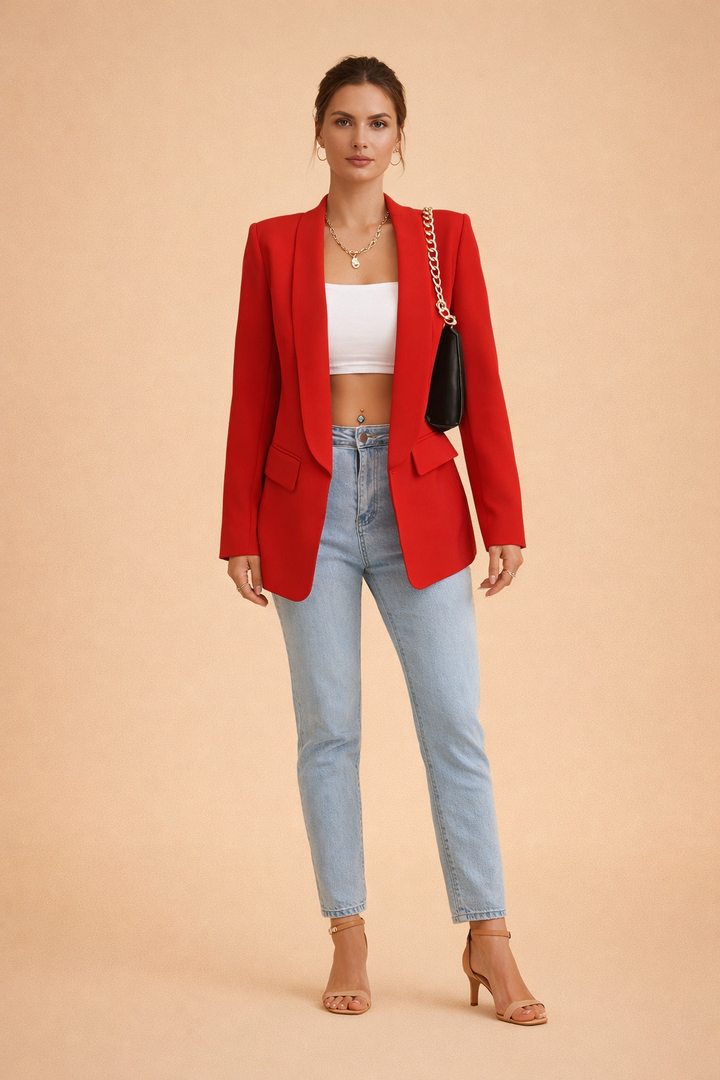 Modny blazer damski na co dzień, wiosenna kolekcja. Wygodna marynarka podkreślająca styl.