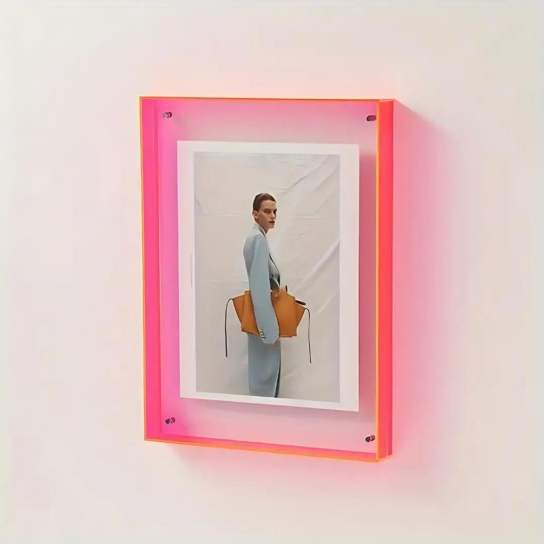 Wyjątkowa ramka na zdjęcia Art Deco z przezroczystego akrylu, na cenne wspomnienia.