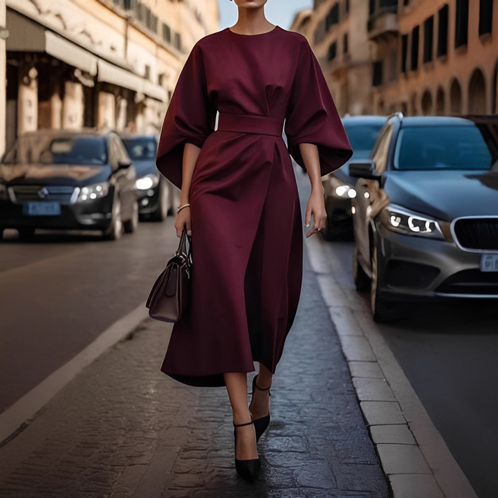Sukienka damska z bufkami, modna i wygodna, idealna na elegancką imprezę.