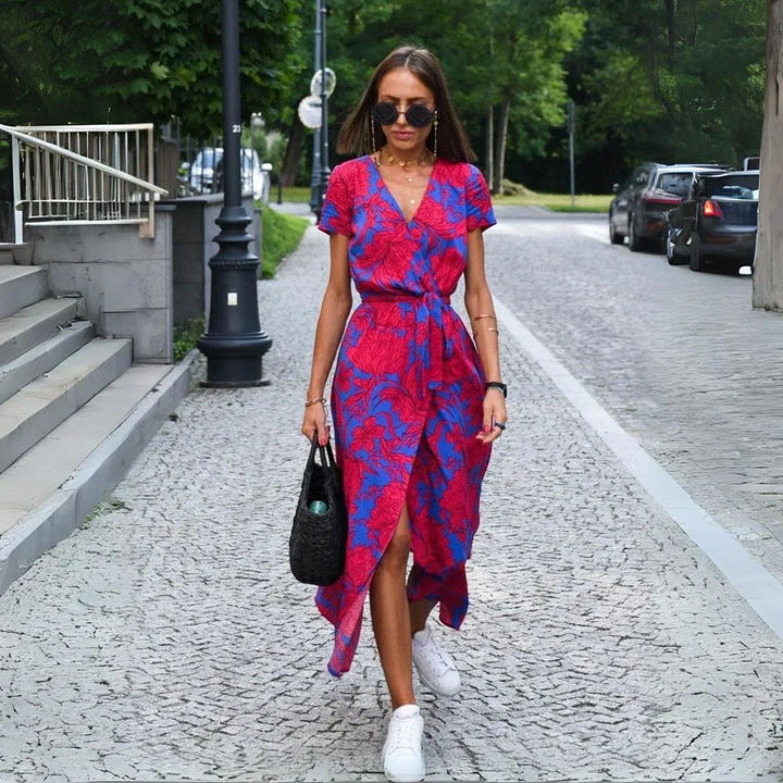 Elegancka sukienka midi damska z dekoltem V, idealna na wiele okazji. Stylowy, dopasowany krój.