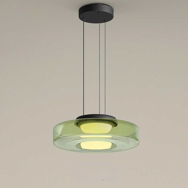 Bauhaus inspiruje: nowoczesna szklana lampa wisząca. Idealna do stylowych, współczesnych wnętrz.