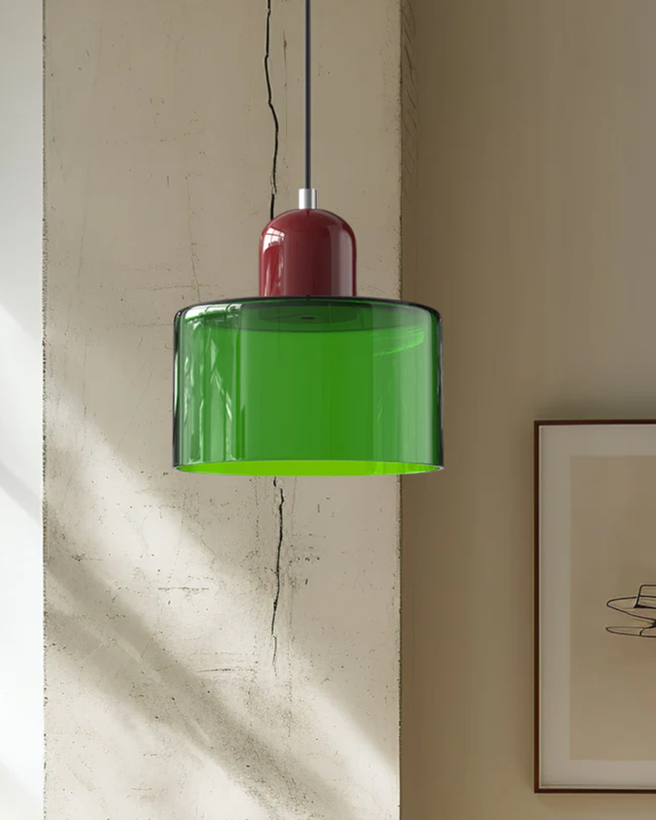 Lampa wisząca w stylu japandi, szklana, z minimalistycznym akcentem.