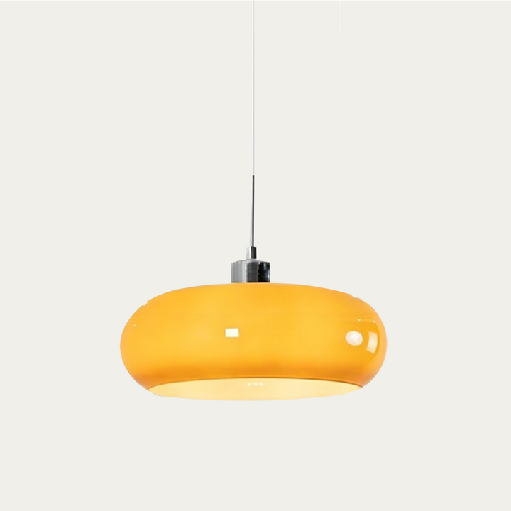 Szklana lampa wisząca, designerski minimalizm, idealna do salonu i jadalni.