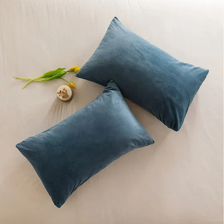 Elegancka welurowa poszewka na poduszkę 30x50 cm, idealna dekoracja do salonu.