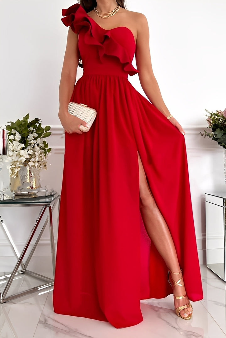 Elegancka sukienka damska bez ramion, z ozdobnymi falbankami, perfekcyjna na wieczorne wyjścia.