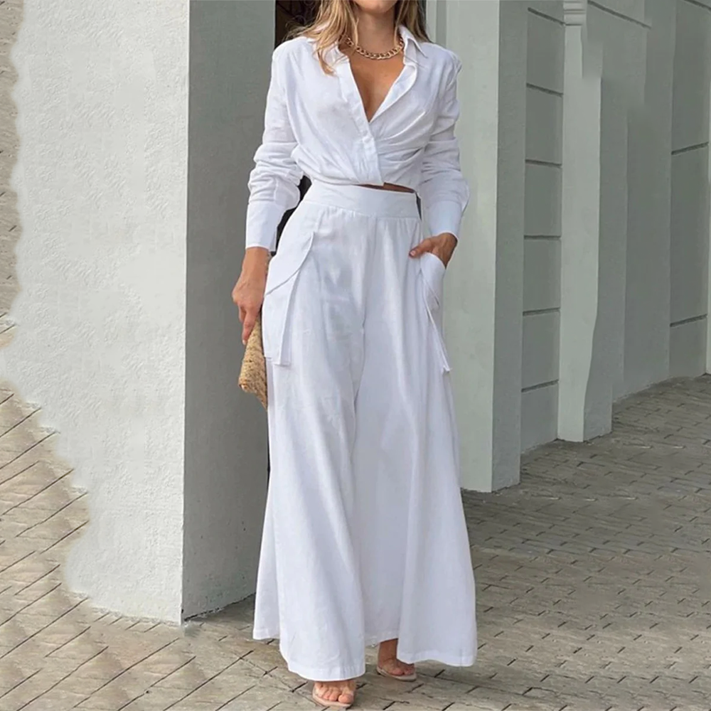 Elegancki damski komplet z mieszanki wełny z kołnierzem szalowym. Idealny do modnych stylizacji na jesień.