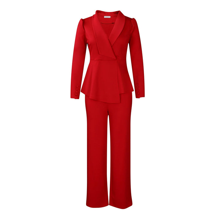 Klasyczny damski kostium z taliowanym żakietem. Eleganckie ubranie, idealne do pracy i na specjalne okazje.