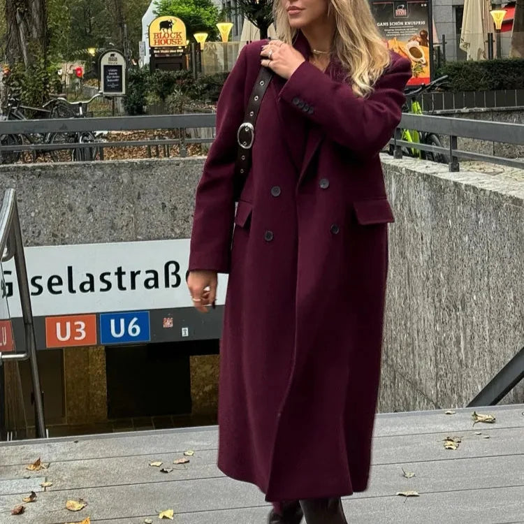 Elegancki damski płaszcz maxi burgundowy, klasyczny dwurzędowy krój idealny na jesień i zimę.