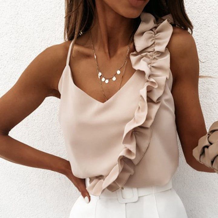 Elegancki damski tank top z falbankami i dekoltem w serek. Idealny letni top, komfortowy i stylowy.