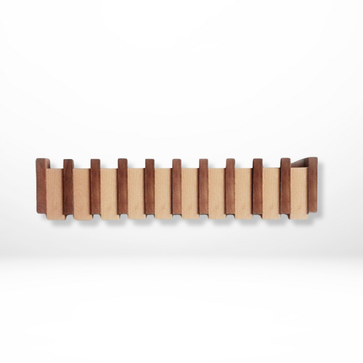 Stylowy drewniany wieszak ścienny z ukrywanymi haczykami. Minimalistyczna dekoracja do przedpokoju.