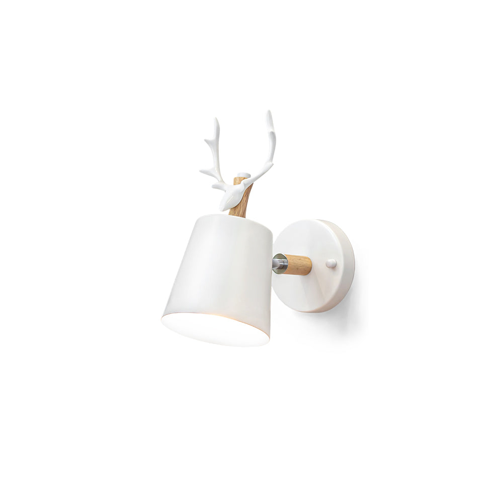 Elegancki kinkiet ścienny Antler z motywem poroża, idealny do nowoczesnych wnętrz. Styl skandynawski, dekoracja salonu.