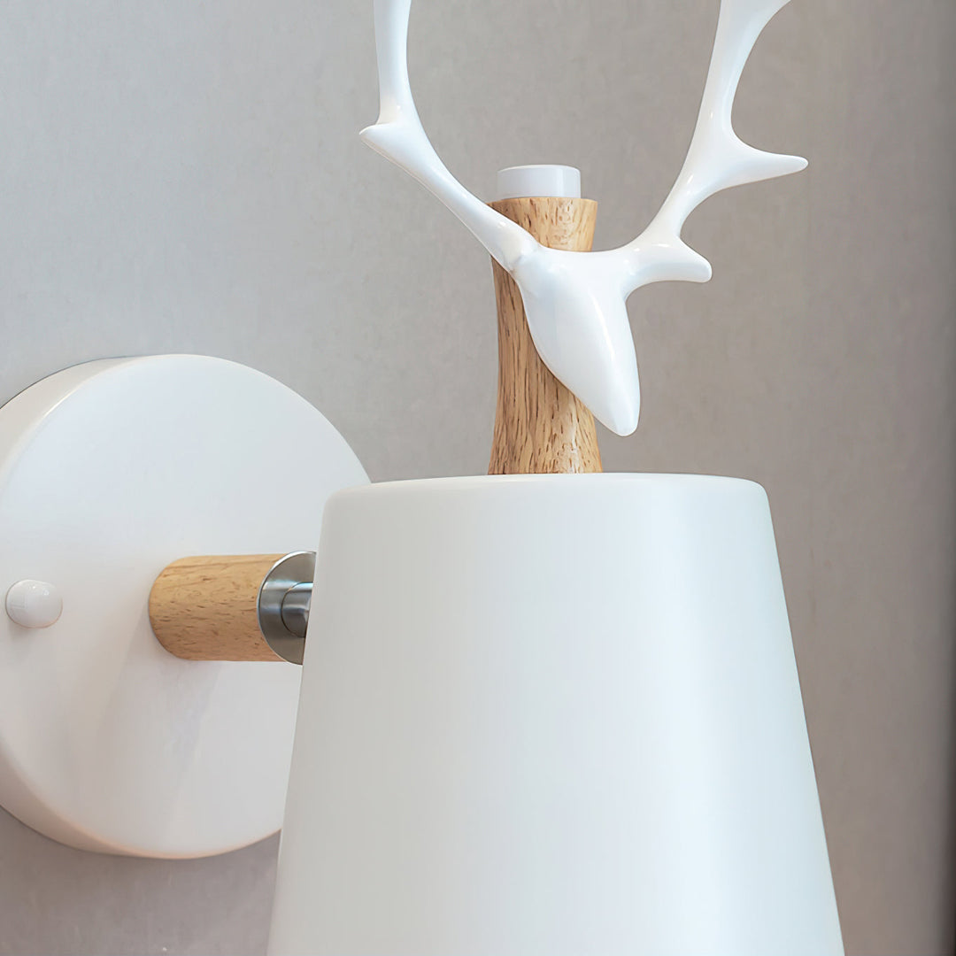 Oświetlenie ścienne Antler, czarne. Elegancki design, idealny do nowoczesnego salonu czy sypialni.