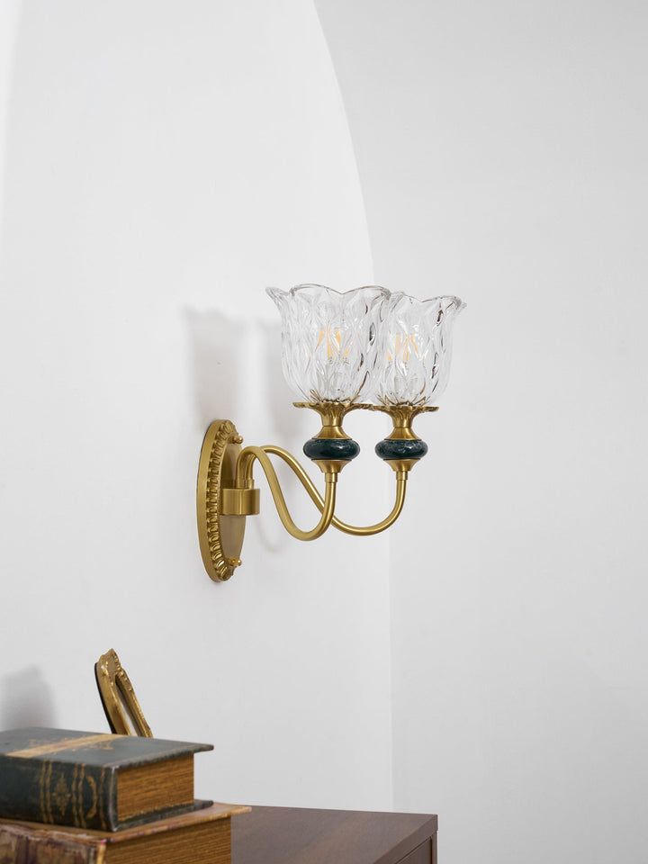 Lampa ścienna Dieppe. Mosiądz polerowany, ceramiczne wykończenie.