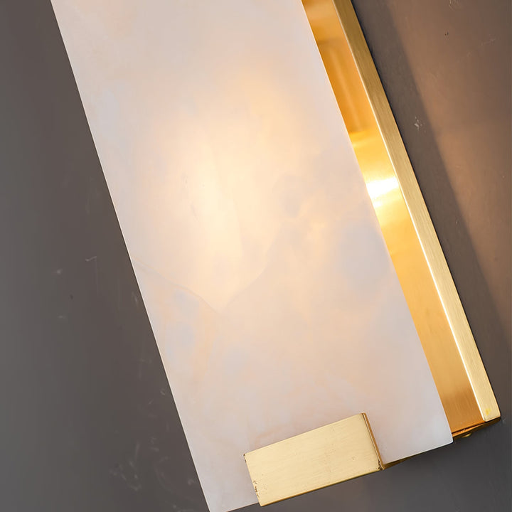 Lampa ścienna Roux Alabaster, biały klosz z naturalnego alabastru, eleganckie oświetlenie.