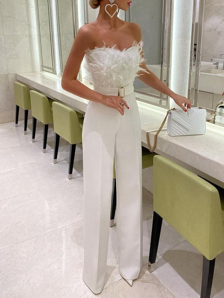 Damski elegancki kombinezon Frola z odkrytymi ramionami bandeau, idealny na modne wyjścia.