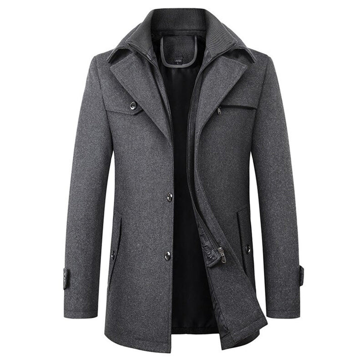 Klasyczny płaszcz męski zimowy Andrzej, gwarantujący ciepło i elegancję w mroźne dni.