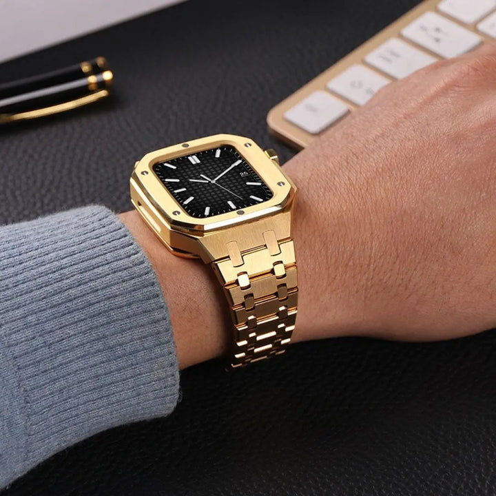 Trwałe metalowe etui ochronne dla Apple Watch, zabezpiecza przed zarysowaniami i uderzeniami.